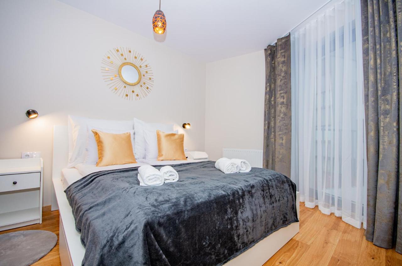Inpoint Spacious Apartments Near Main Square & Kazimierz District Cracovie Extérieur photo