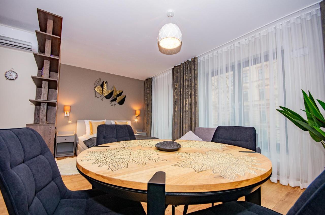 Inpoint Spacious Apartments Near Main Square & Kazimierz District Cracovie Extérieur photo