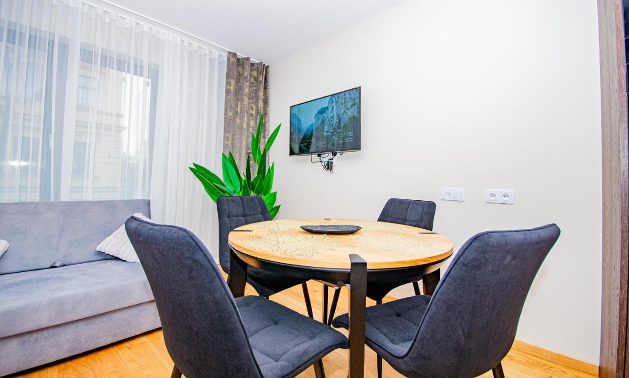 Inpoint Spacious Apartments Near Main Square & Kazimierz District Cracovie Extérieur photo